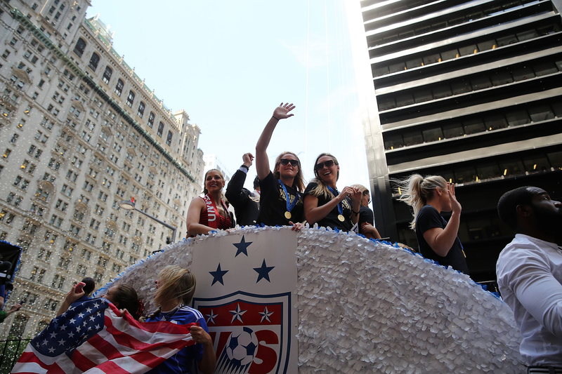 Illustration for article titled Scenes From The USWNT's Victory Parade